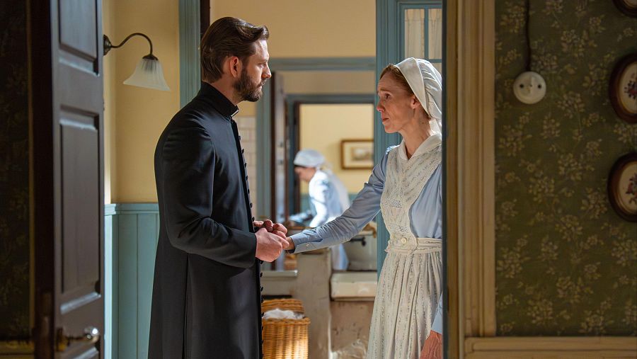 La Promesa: Samuel admite ante Pía que quiere confesar su amor a María