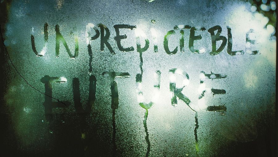 Unpredictable Future (Mircea Cantor, 2015)