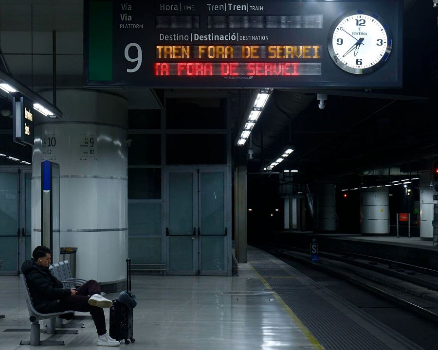 Jornada de caos temporal en el transporte de Cataluña por la suspensión nuevamente del servicio de Rodalies
