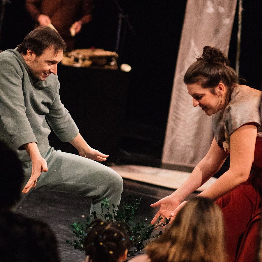 Escena de 'El canto del árbol'