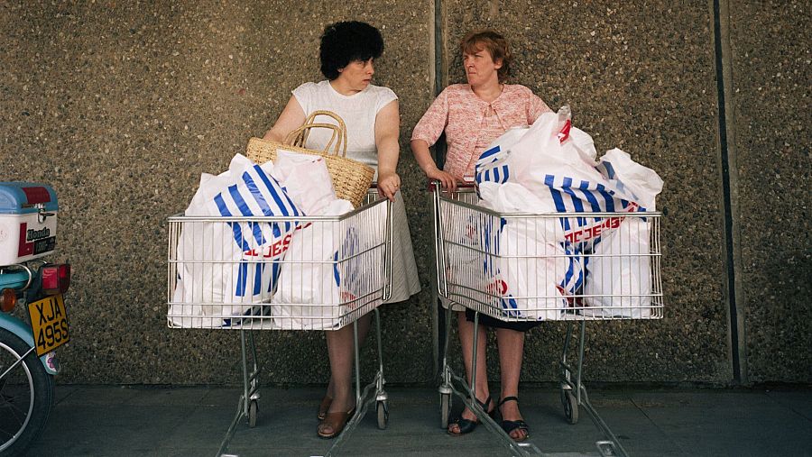 GB. England. Salford. Spending Time. 1986.