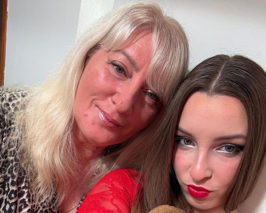 Vitalina, inmigrante ucraniana, junto a su hija Angelina