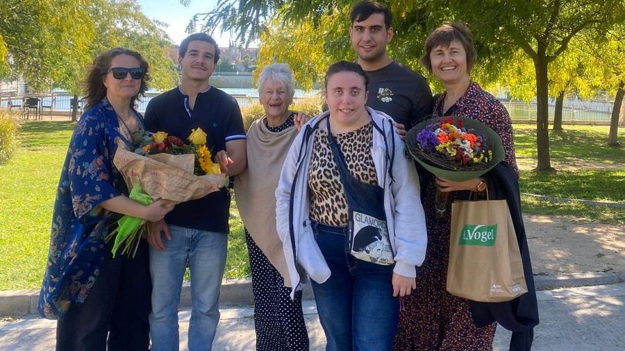Daría y su familia, en una fotografía tomada en Zaragoza
