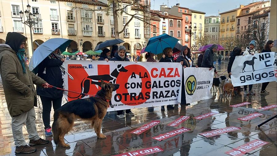 Concentración en Logroño contra la caza