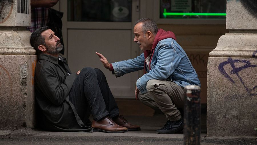 Mario (Luis Zahera) y Colombo (Javier Gutiérrez) en Bucarest (Rumanía).