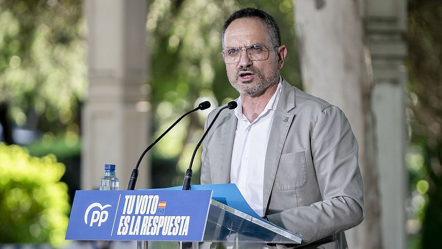 El alcalde de Móstoles, Manuel Bautista, en un acto de campaña del partido, en el Parque Finca Liana