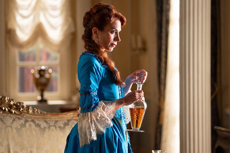 Enriqueta se conoce como una mujer astuta y ambiciosa