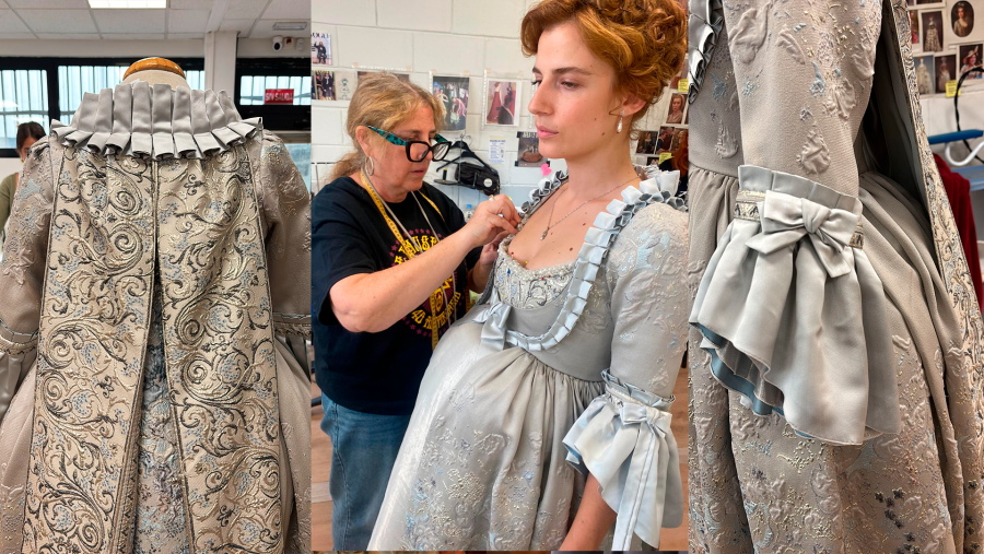 Mar retocando el vestido en una prueba con Rocío Suárez de Puga