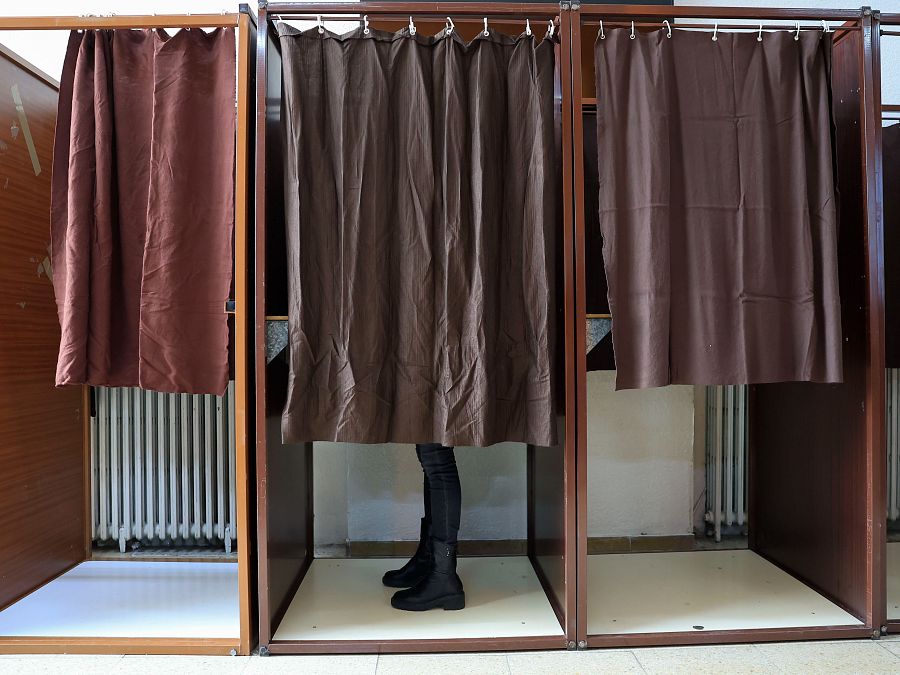 Cabinas para garantizar el voto secreto