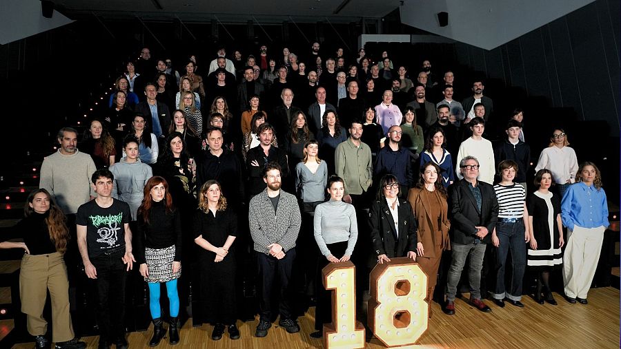 Foto de família dels nominats als XVIII Premis Gaudí