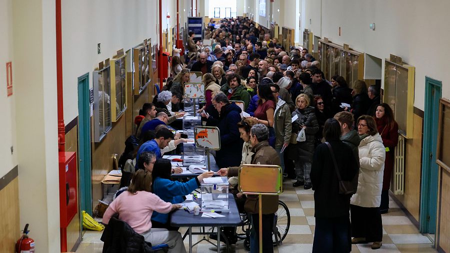 Alta participación en un colegio electoral de Zaragoza