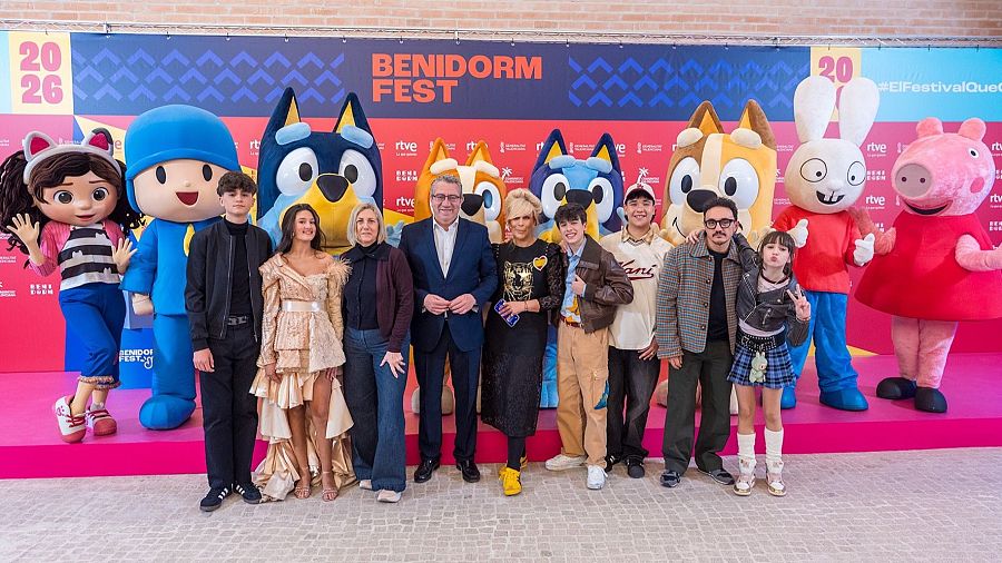 Foto de familia de los asistentes