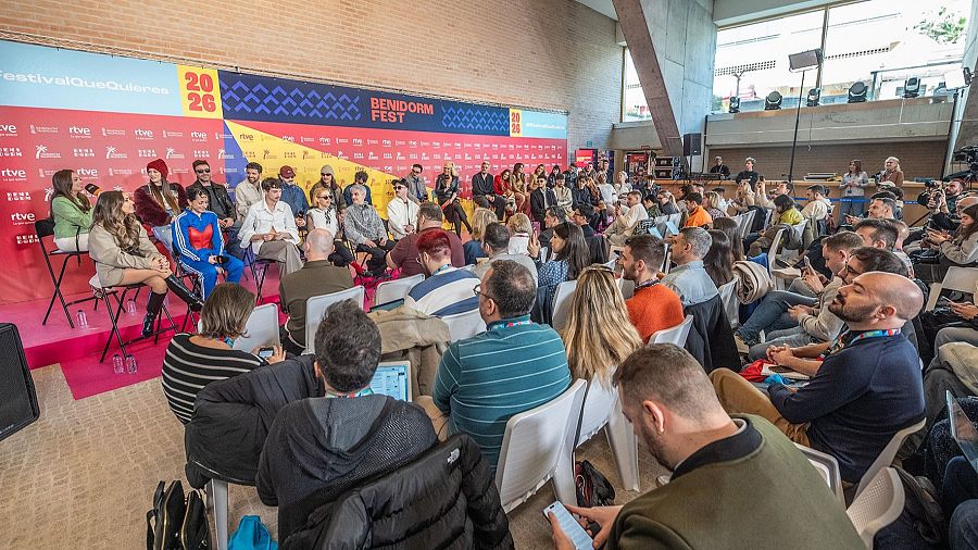 Primera rueda de prensa con los 18 artistas en Benidorm