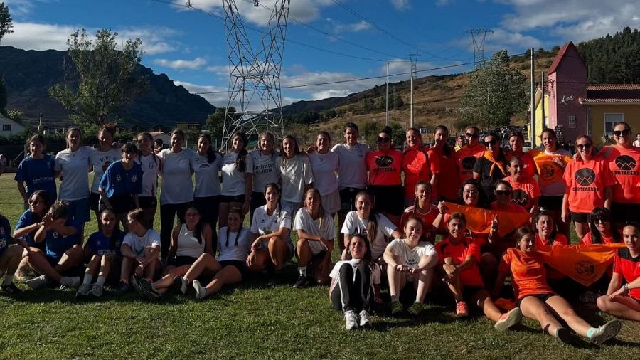 Jóvenes de Villamanín en una actividad organizada por la comisión