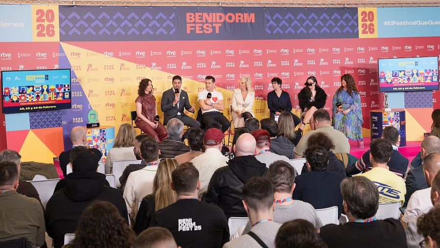 El trofeo del premio Spotify se ha mostrado durante la rueda de prensa