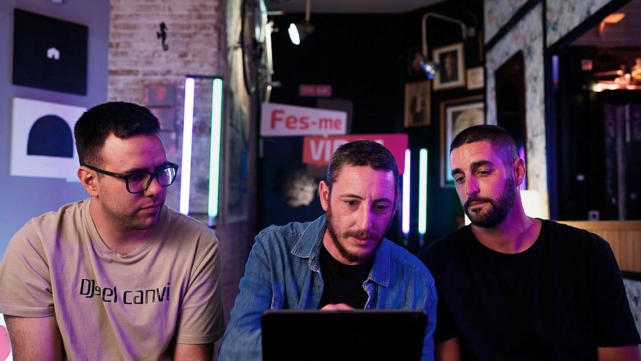 Albert Maldonado, Javi Modrego i Àlex Suriñach (DJ Suri), de Dj's pel canvi