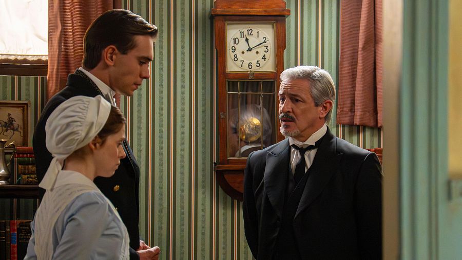 La Promesa: Las reacciones al embarazo de María y Carlo