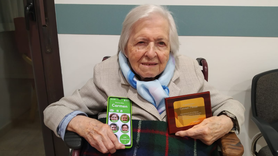 Carmen, representante de La Rioja, tras la primera videollamada entre centenarias.