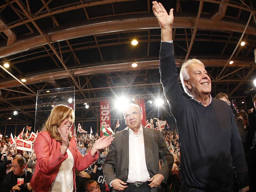 Felipe González apoyando a Susana Díaz cuando esta anunció su candidatura a las primarias del PSOE de 2017
