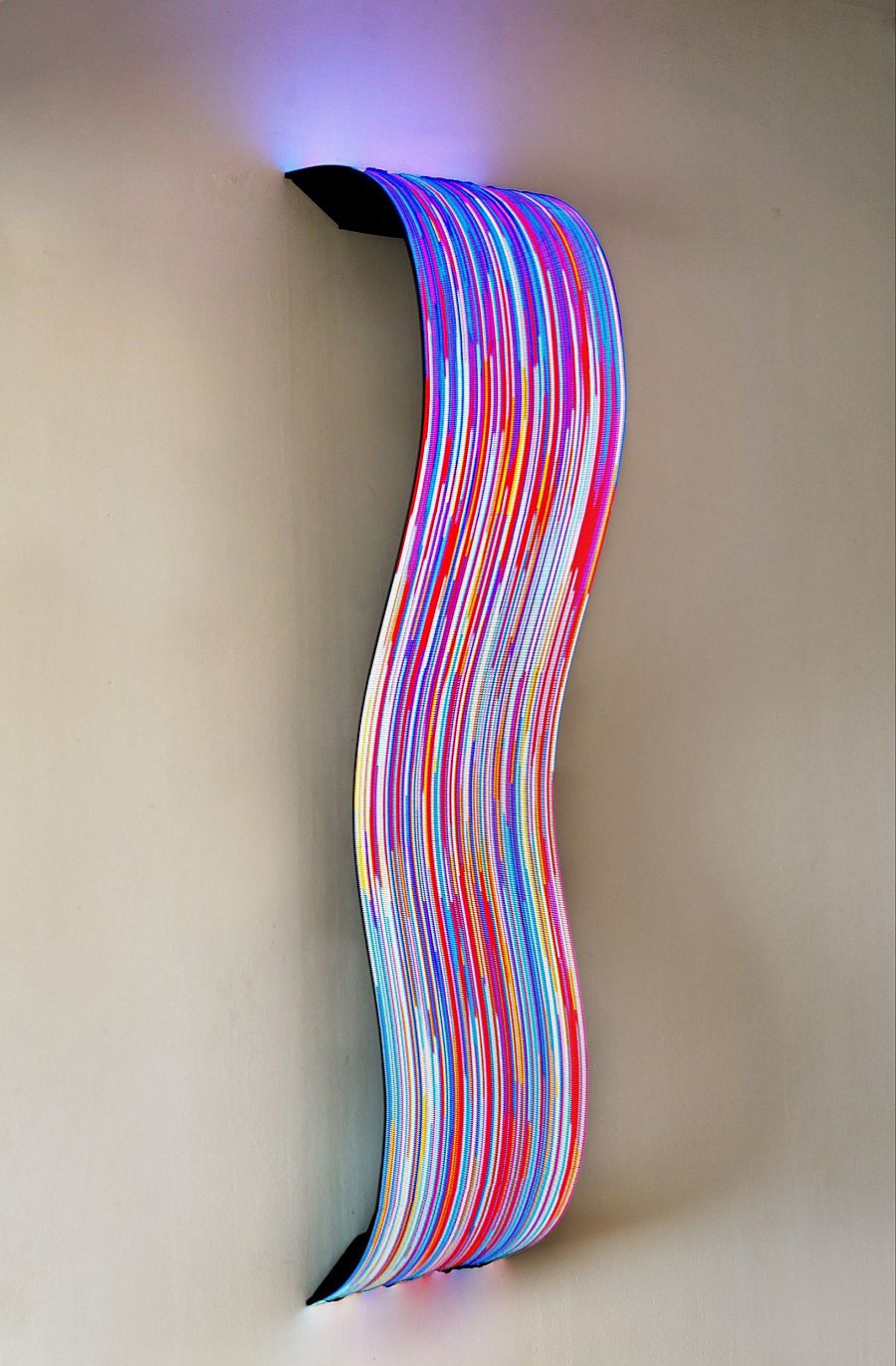 Daniel Canogar - Spool II (191x43x40 cm).jpg