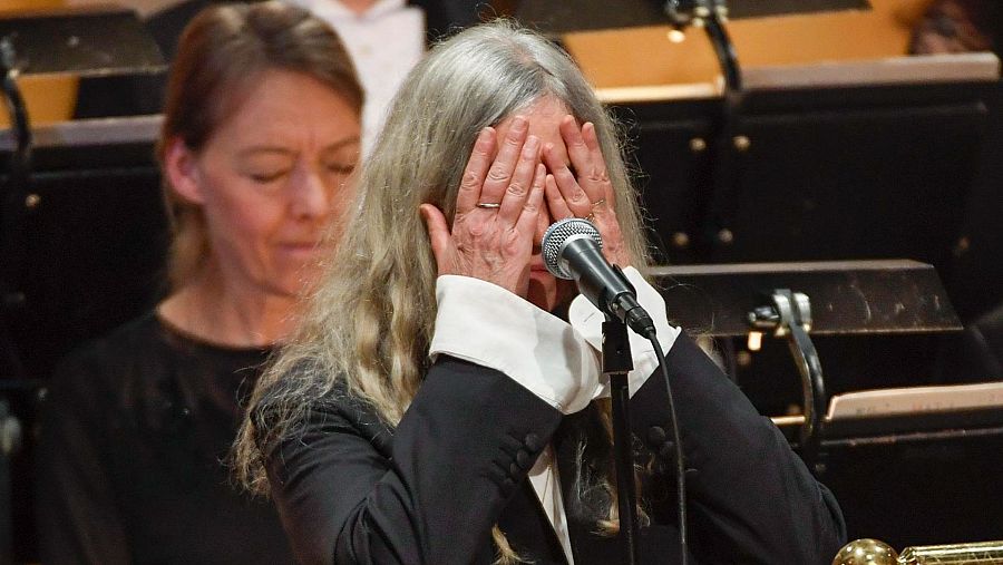 La cantante estadounidense Patti Smith interpreta el tema 