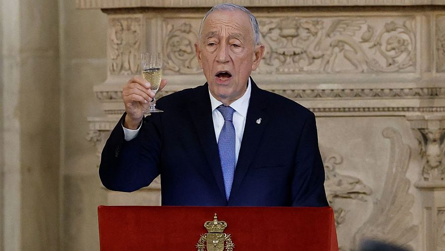 El presidente de Portugal, Marcelo Rebelo de Sousa, ofrece un brindis tras pronunciar un discurso durante el almuerzo que los reyes Felipe y Letizia han ofrecido en su honor