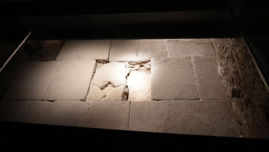 Unes obres en un hotel de Barcelona deixen al descobert un tram del fòrum que replanteja l’urbanisme de la ciutat romana