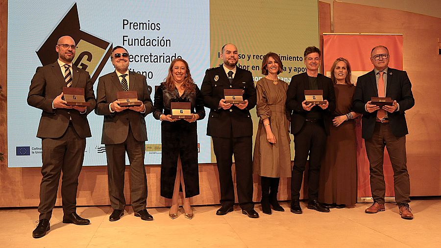 Foto de familia de los premiados