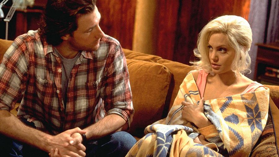 Edward Burns y Angelina Jolie en 'Siete días y una vida'