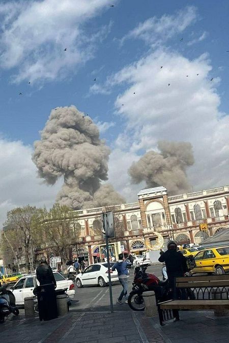 Ataque a Irán de Estados Unidos e Israel: el humo se eleva sobre la capital iraní