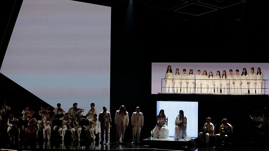 Alba Molina y Ángeles Toledano cantan 