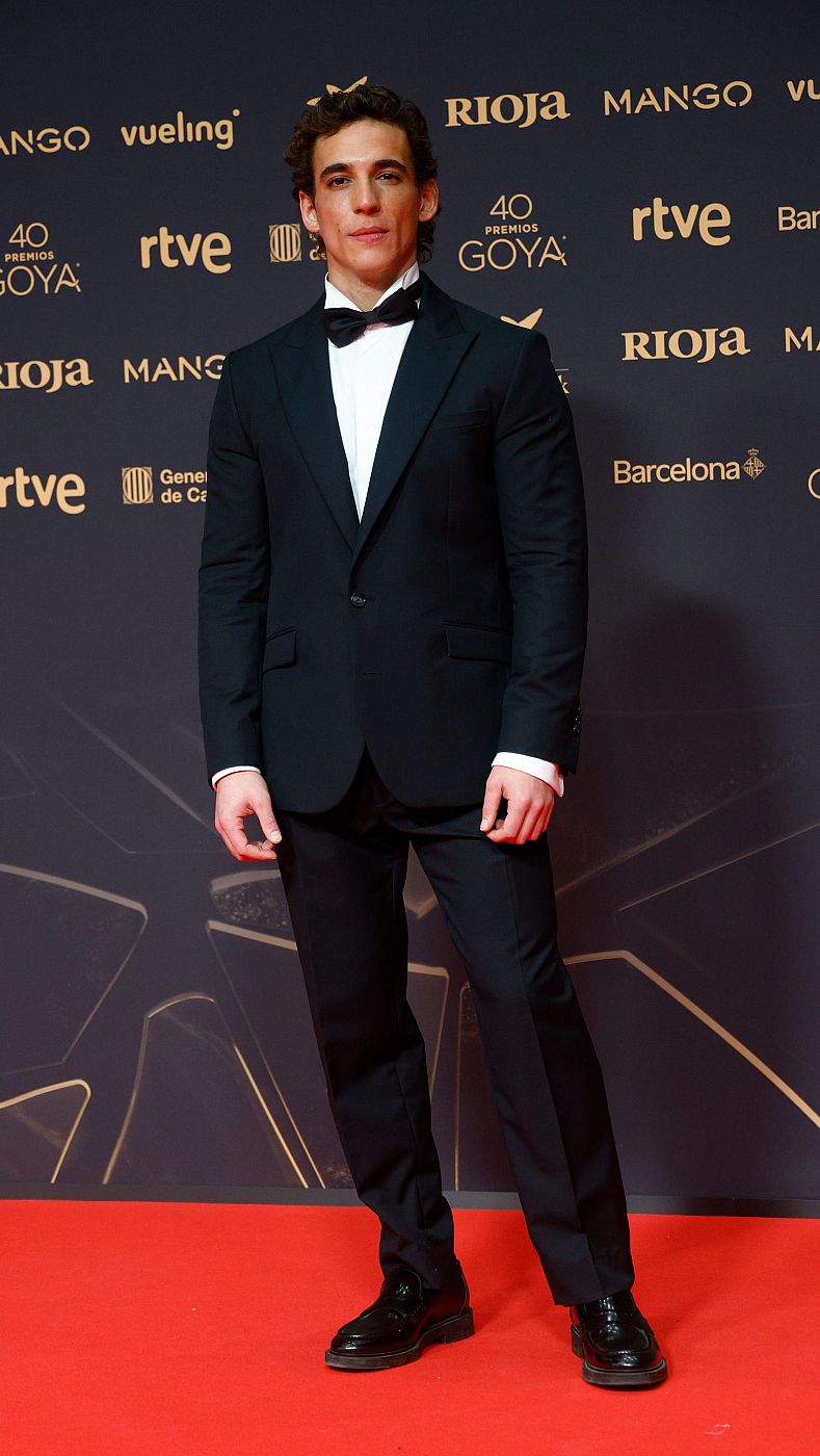 Miguel Herrán en la alfombra roja de los Goya 2026