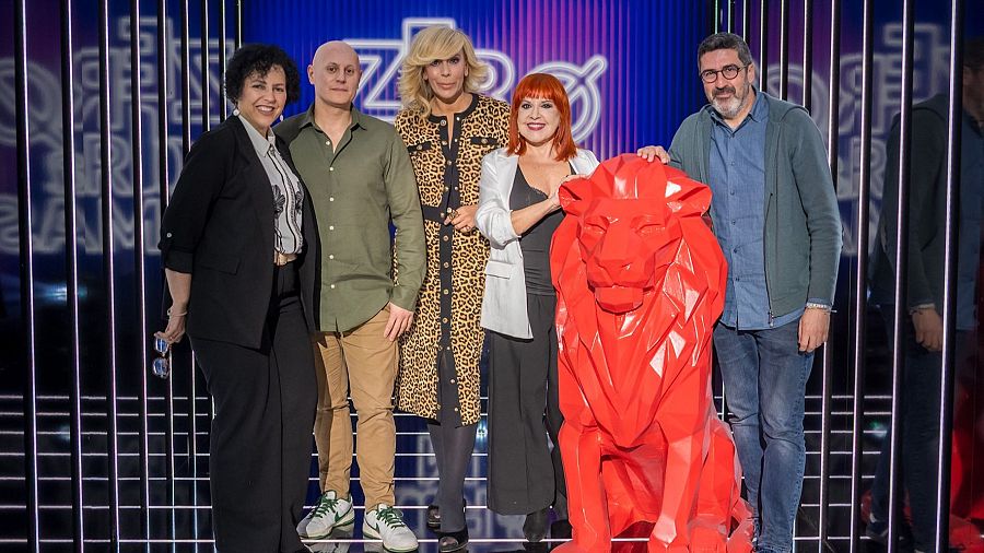 Foto de familia de los asistentes