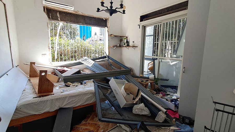 Tel Aviv vuelve a la vida con las sirenas de fondo