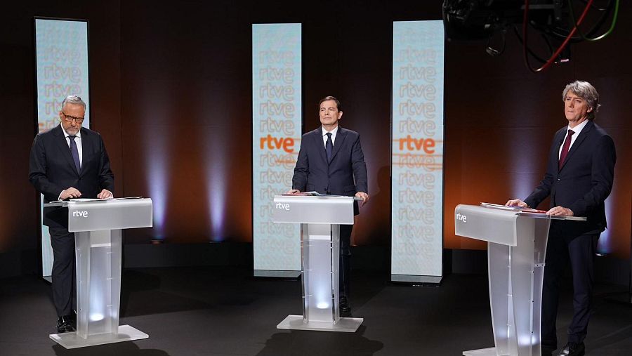 Los candidatos de PP, Alfonso Fernández Mañueco; de PSOE, Carlos Martínez, y de Vox, Carlos Pollán, en un momento del debate de RTVE.