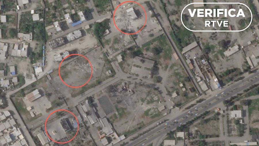 Satélite con las zonas atacadas en la escuela de Minab y la base contigua