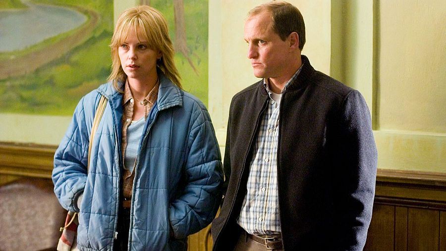 Charlize Theron y Woody Harrelson en 'En tierra de hombres'
