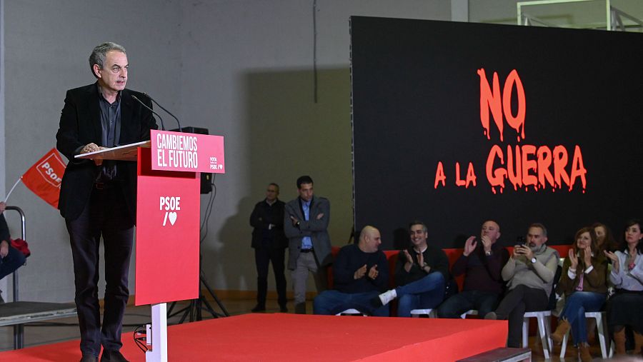 El expresidente del Gobierno José Luis Rodríguez Zapatero participa en un acto de campaña que el PSOE celebra este viernes en León con el candidato a la presidencia de la Junta, Carlos Martínez.
