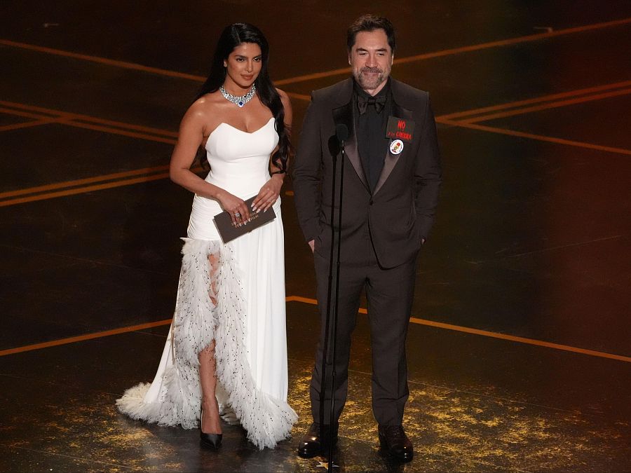 Javier Bardem lleva el 'No a la guerra' a la gala de los Oscar