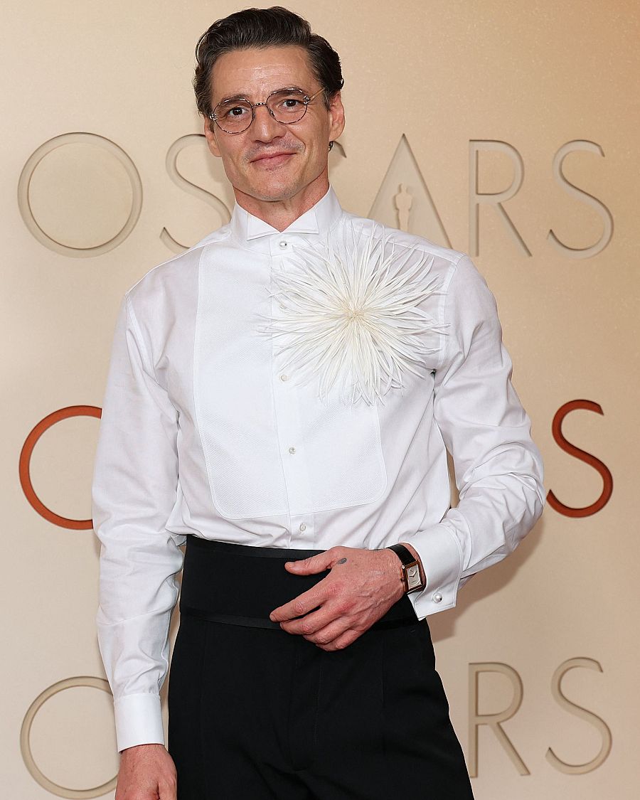 Pedro Pascal en la alfombra roja de los Oscar 2026