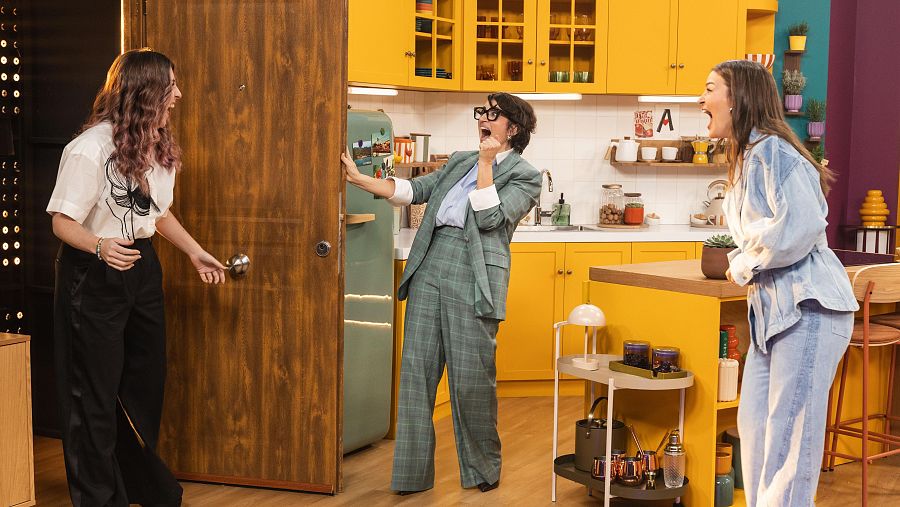 Sílvia Abril i Laura Escanes reben a Carolina Iglesias al programa 'I ara què?'