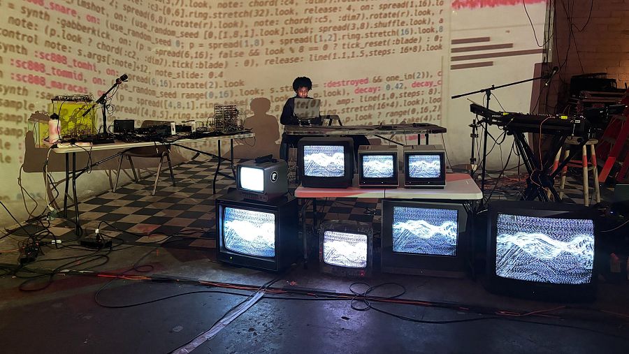 Roxanne Harris (Carpool) al Sónar+D: l'art del live coding i el vídeo analògic.