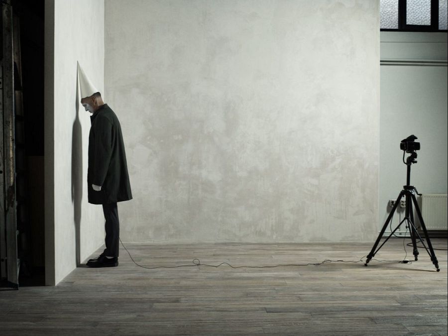 De la serie serie April Fool (Erwin Olaf, 2020)