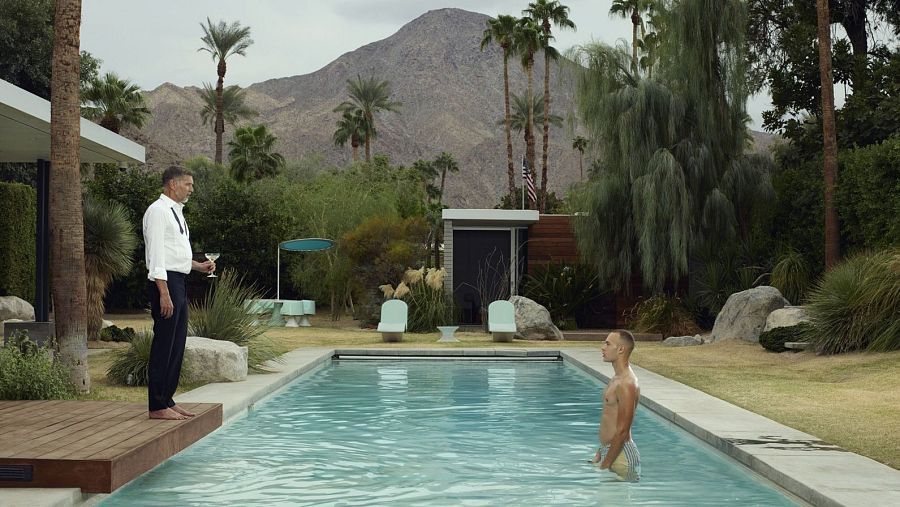 American Dream, Self-Portrait with Alex I (serie Palm Springs) (Erwin Olaf, 2018)