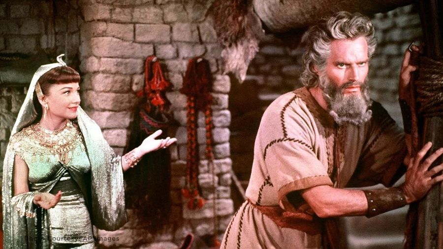 Los diez mandamientos, con Charlton Heston, Yul Brynner y Anne Baxter