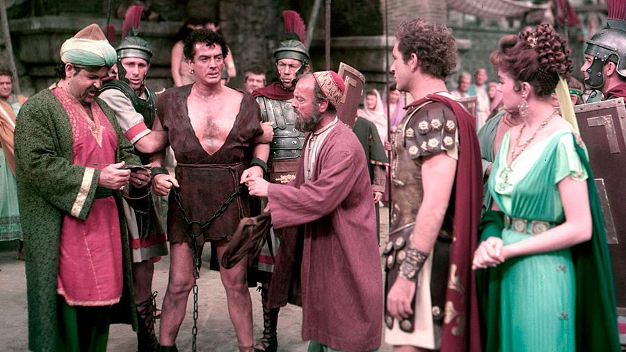 'La túnica sagrada', la película que convertía al espectador en actor