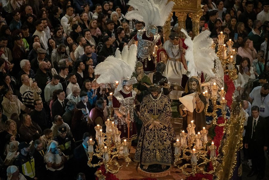 El Señor de la Sentencia de la Hermandad de La Macarena esta madrugada del 2 al 3 de abril en Sevilla