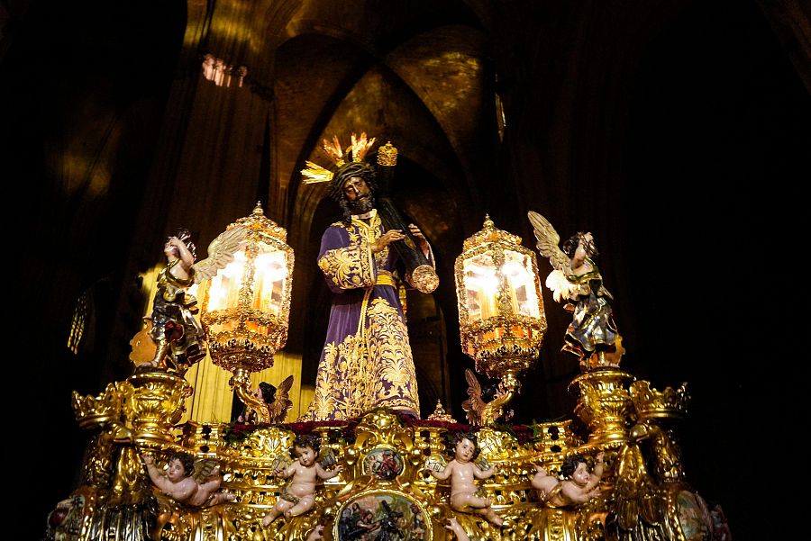 Hermandad del Gran Poder en la Catedral de Sevilla a 3 de abril de 2026