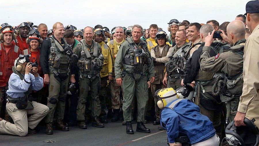 Visita de George W. Bush al portaviones Abraham Lincoln