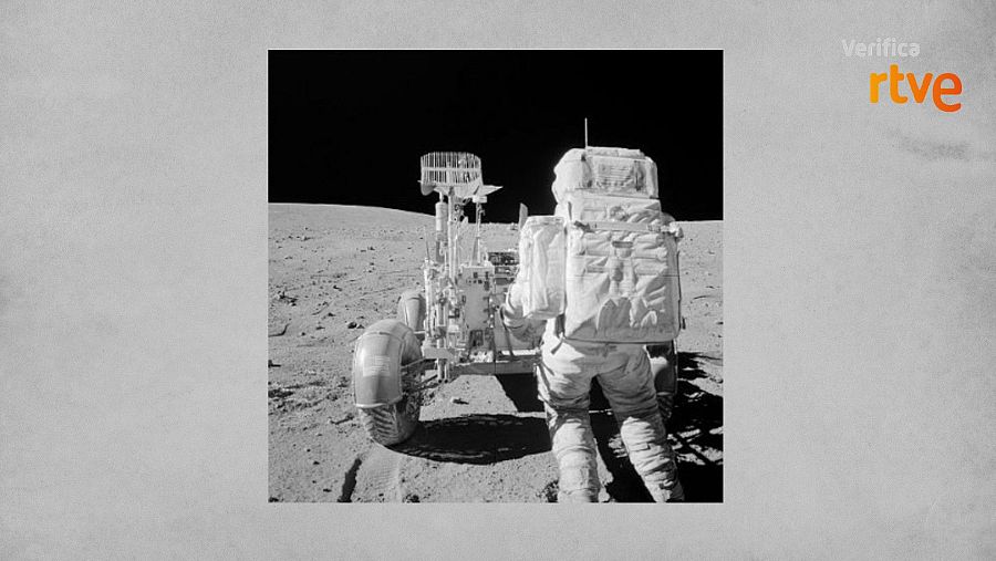 Astronauta sobre la superficie lunar en 1969.